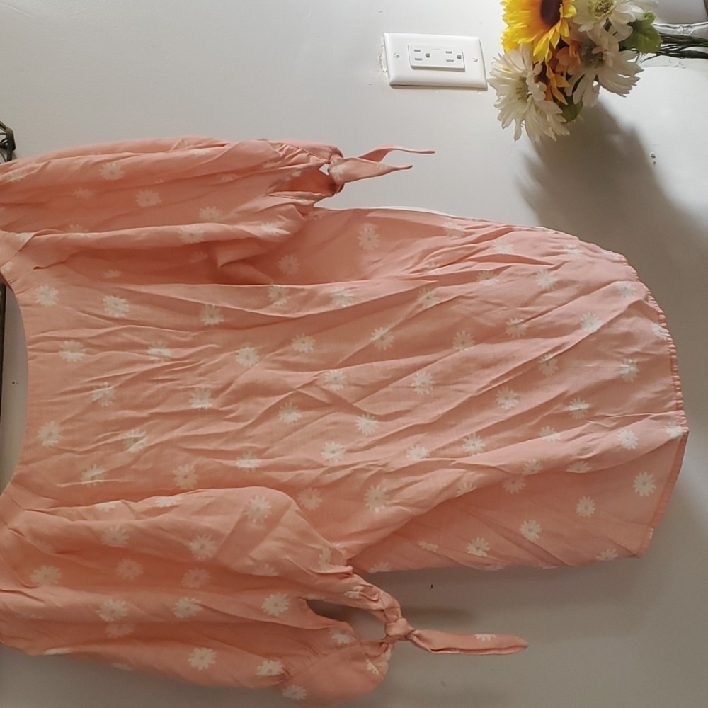 Pink dasiy Lauren Conrad top - Picture 7 of 8